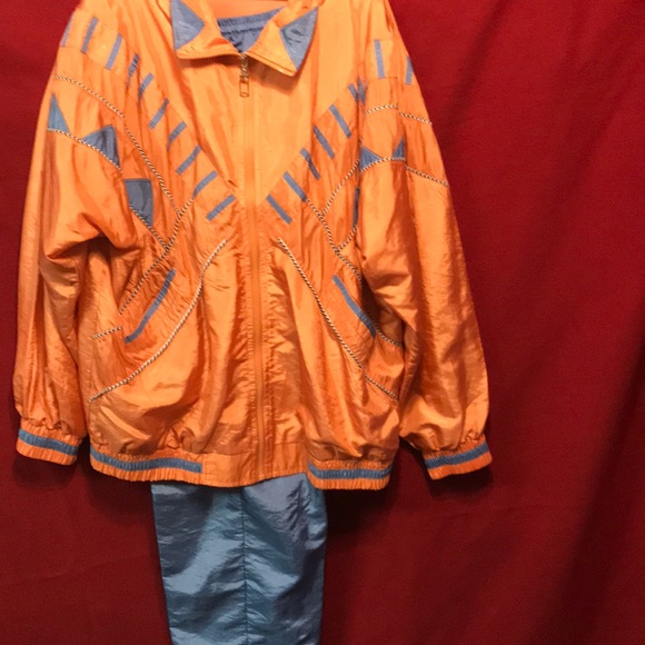 Jogging suit - Picture 3 of 4